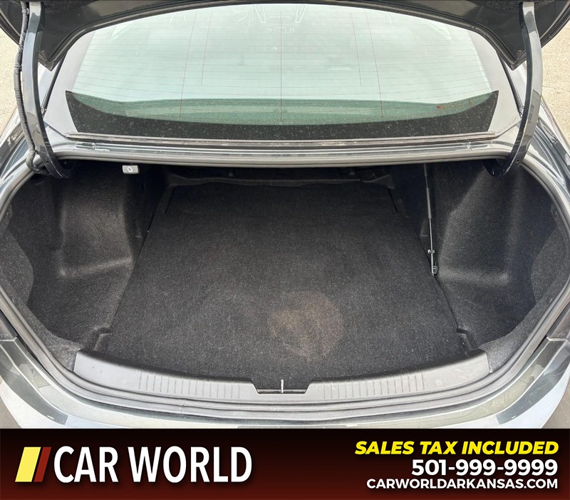 Chevrolet Malibu Vehicle Full-screen Gallery Image 6