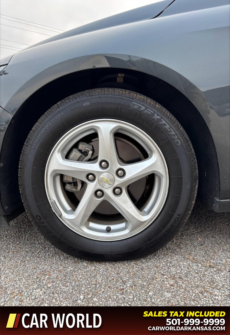 Chevrolet Malibu Vehicle Full-screen Gallery Image 11