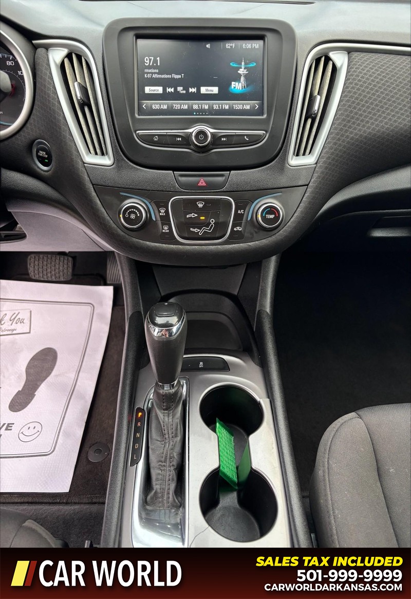 Chevrolet Malibu Vehicle Full-screen Gallery Image 17