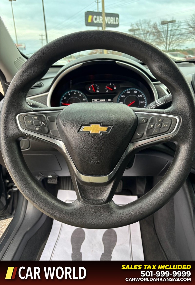 Chevrolet Malibu Vehicle Full-screen Gallery Image 19