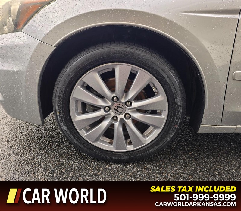 Honda Accord Sedan Vehicle Full-screen Gallery Image 6