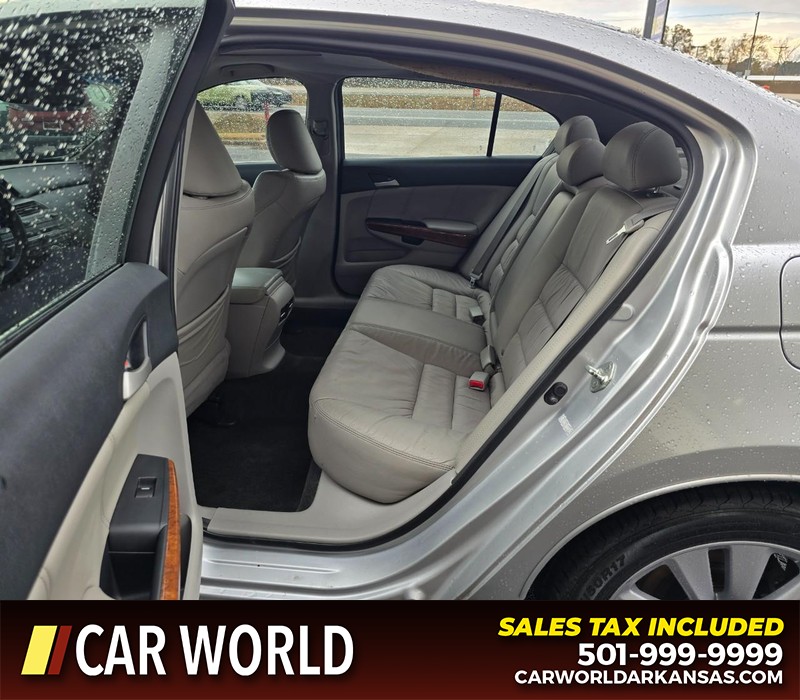 Honda Accord Sedan Vehicle Full-screen Gallery Image 10