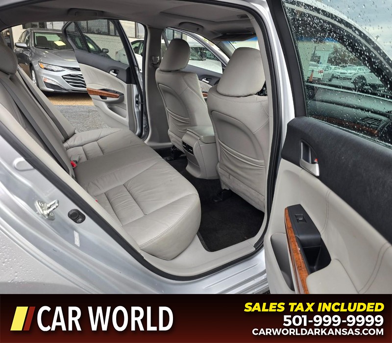 Honda Accord Sedan Vehicle Full-screen Gallery Image 12