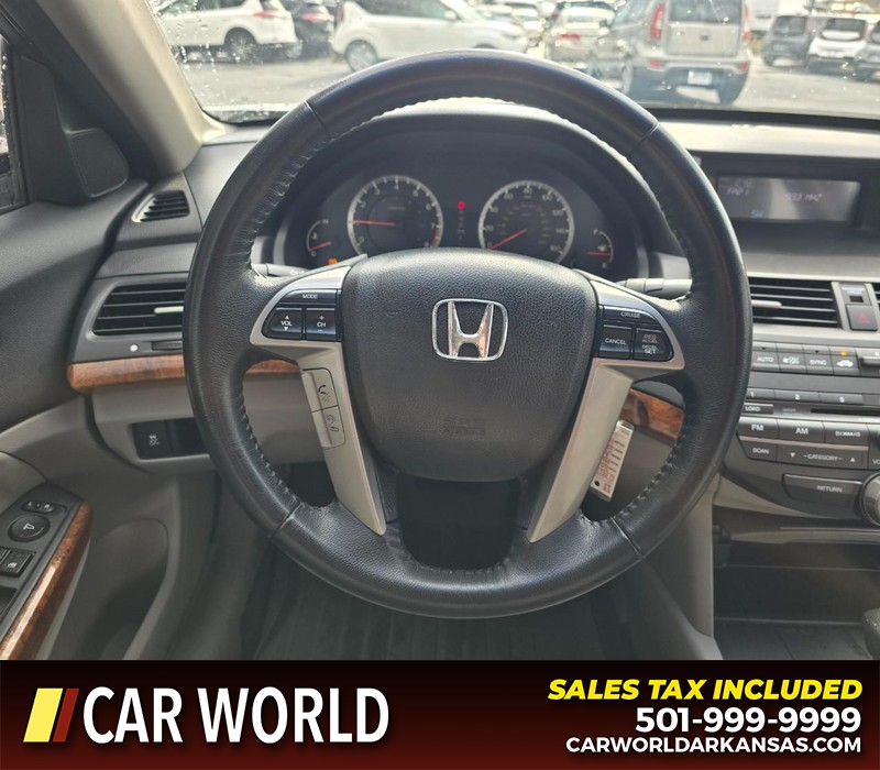 Honda Accord Sedan Vehicle Full-screen Gallery Image 14