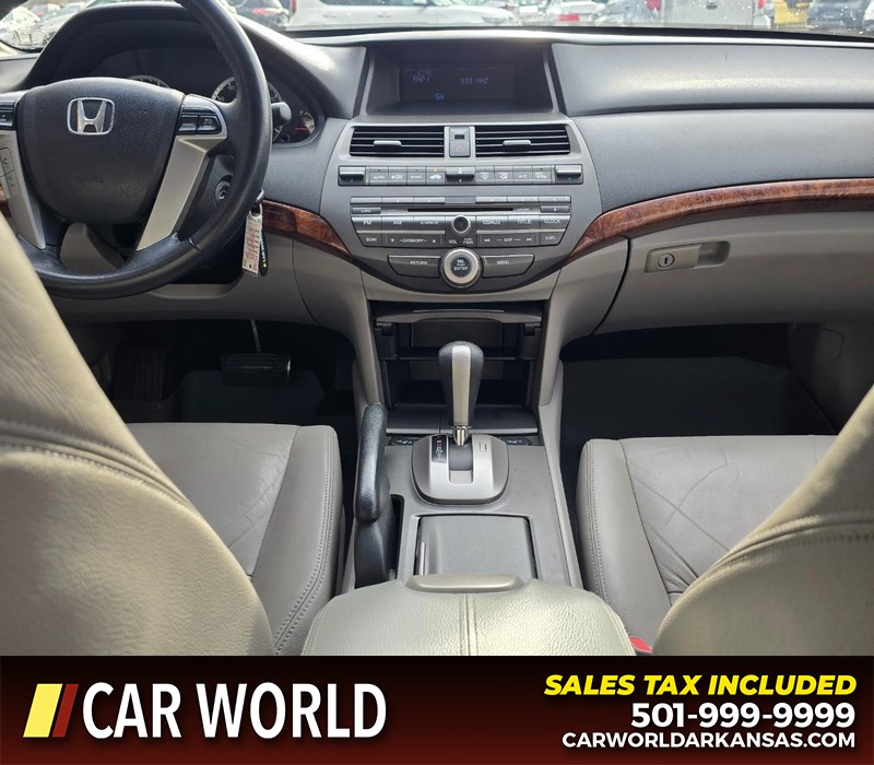 Honda Accord Sedan Vehicle Full-screen Gallery Image 17