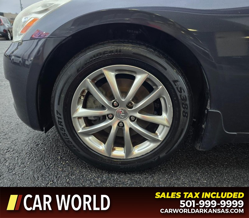 INFINITI G37 Sedan Vehicle Full-screen Gallery Image 6