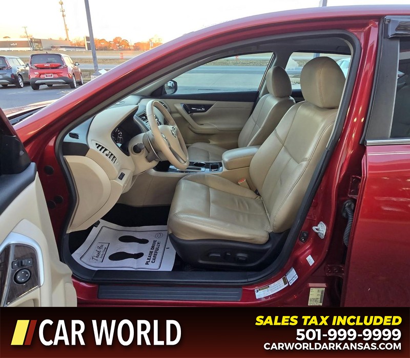 Nissan Altima Vehicle Full-screen Gallery Image 8