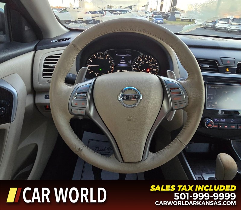 Nissan Altima Vehicle Full-screen Gallery Image 14