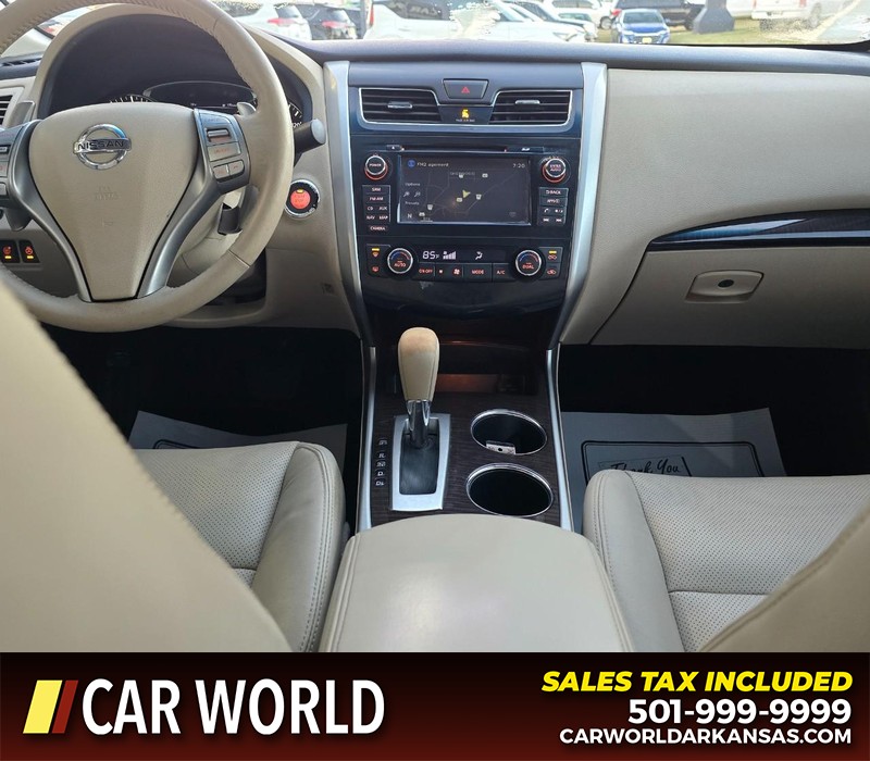 Nissan Altima Vehicle Full-screen Gallery Image 17