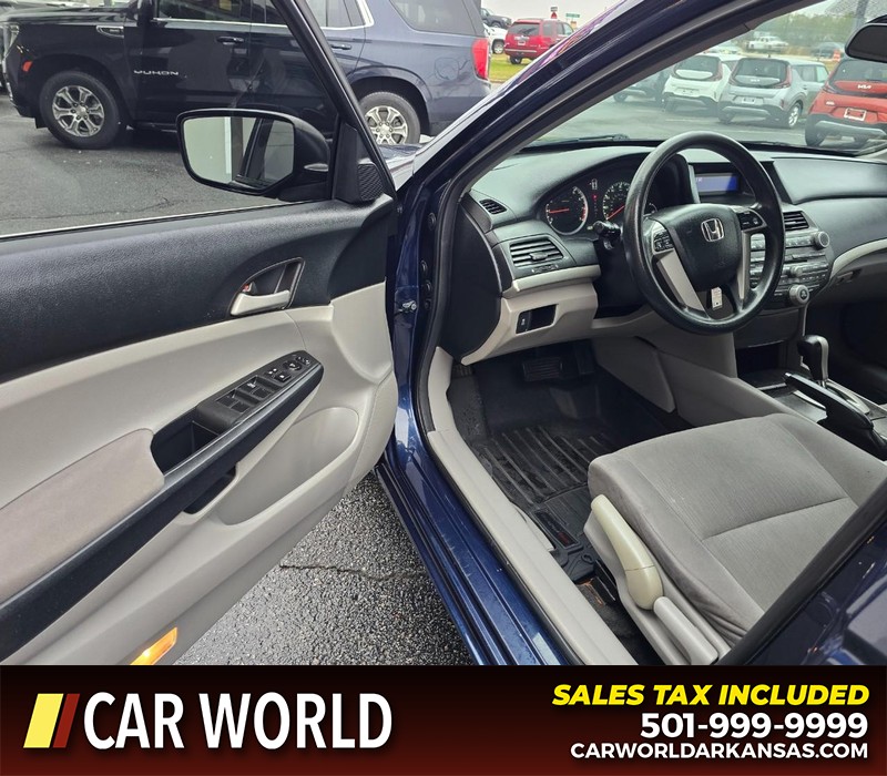 Honda Accord Sedan Vehicle Full-screen Gallery Image 7