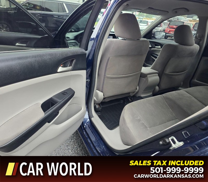 Honda Accord Sedan Vehicle Full-screen Gallery Image 9