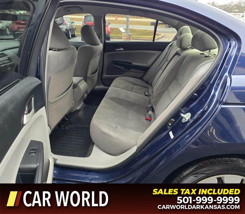 Honda Accord Sedan Vehicle Full-screen Gallery Image 10