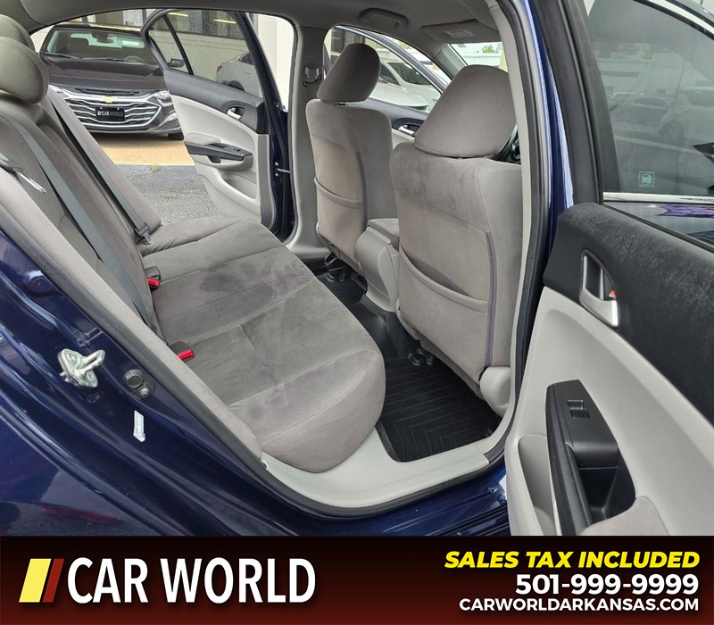 Honda Accord Sedan Vehicle Full-screen Gallery Image 12