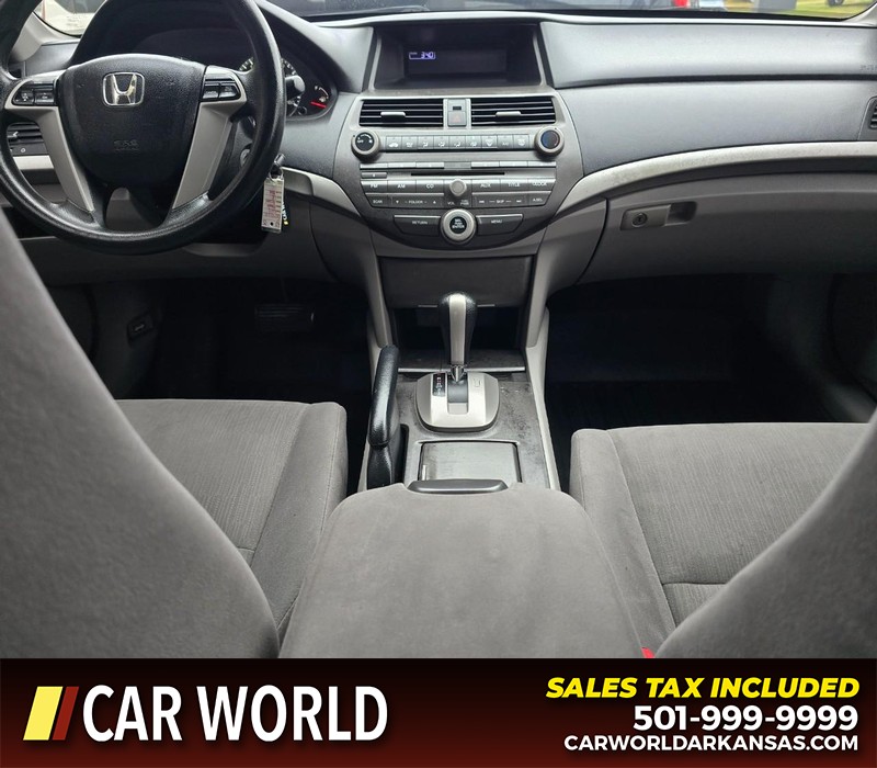 Honda Accord Sedan Vehicle Full-screen Gallery Image 17