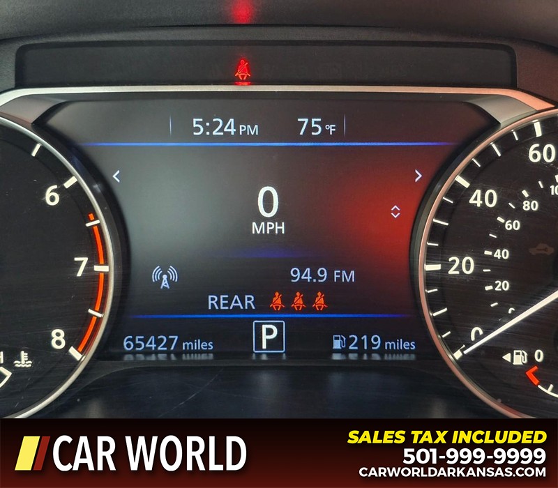 Nissan Altima Vehicle Full-screen Gallery Image 17