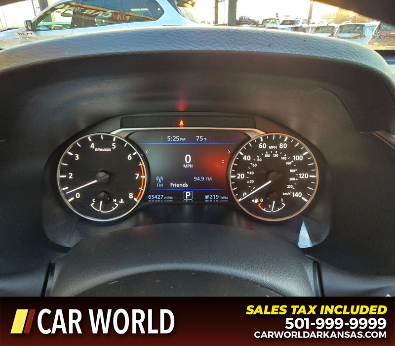 Nissan Altima Vehicle Full-screen Gallery Image 18