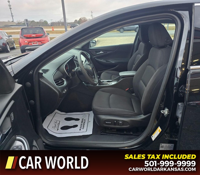 Chevrolet Malibu Vehicle Full-screen Gallery Image 8