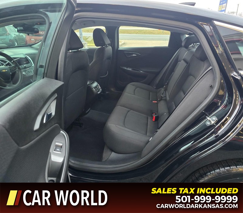 Chevrolet Malibu Vehicle Full-screen Gallery Image 10