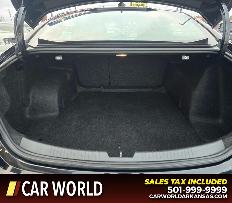 Chevrolet Malibu Vehicle Full-screen Gallery Image 13