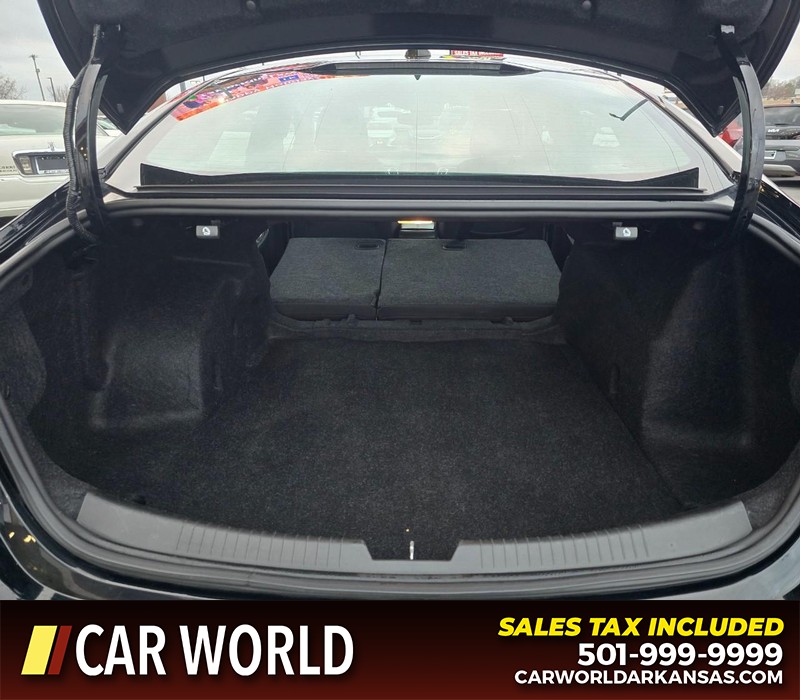 Chevrolet Malibu Vehicle Full-screen Gallery Image 14