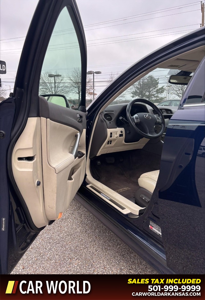 Lexus IS 250 Vehicle Full-screen Gallery Image 12