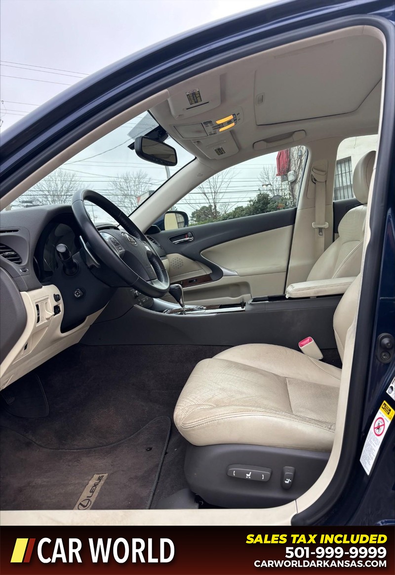 Lexus IS 250 Vehicle Full-screen Gallery Image 13