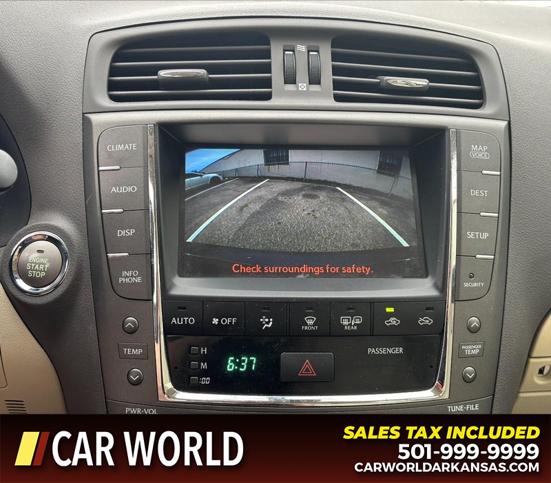 Lexus IS 250 Vehicle Full-screen Gallery Image 18