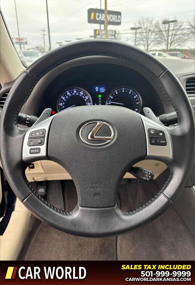 Lexus IS 250 Vehicle Full-screen Gallery Image 19