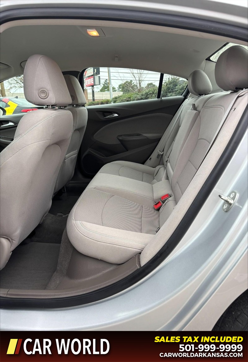 Chevrolet Cruze Vehicle Full-screen Gallery Image 15