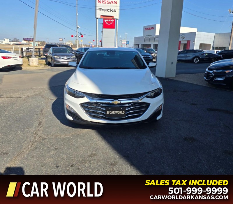 Chevrolet Malibu Vehicle Full-screen Gallery Image 2