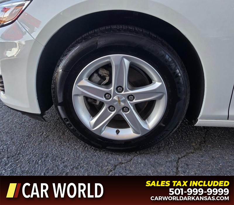 Chevrolet Malibu Vehicle Full-screen Gallery Image 6