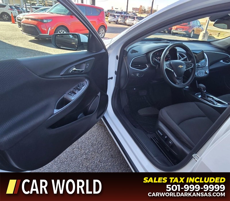 Chevrolet Malibu Vehicle Full-screen Gallery Image 7