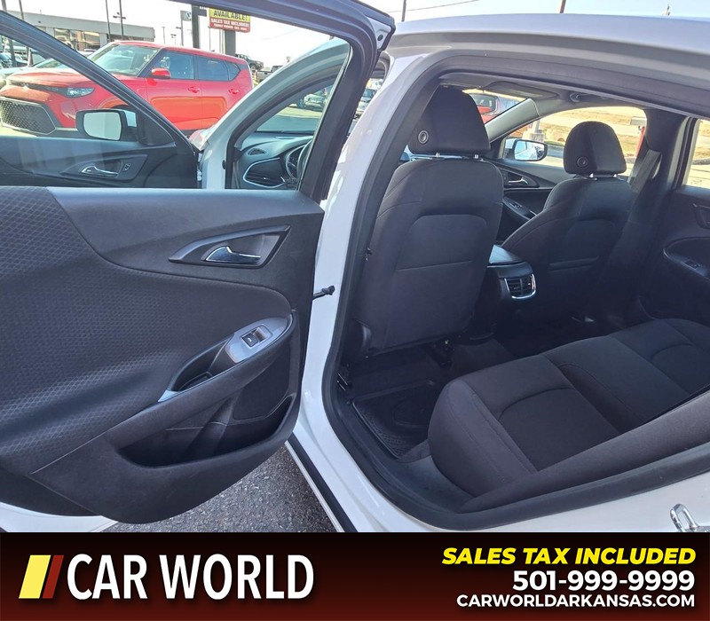 Chevrolet Malibu Vehicle Full-screen Gallery Image 9