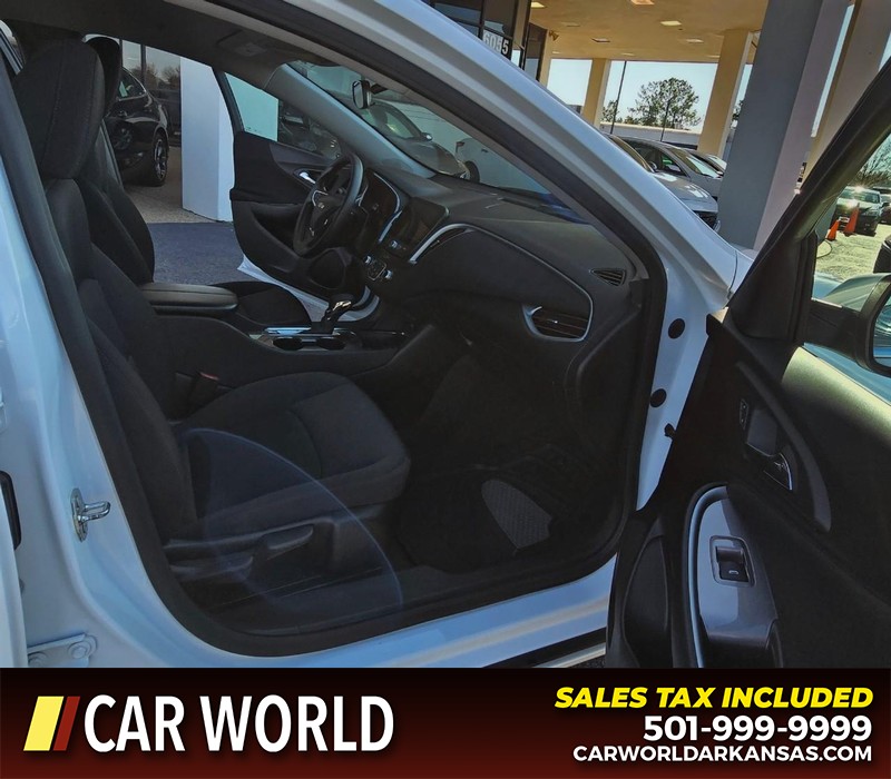 Chevrolet Malibu Vehicle Full-screen Gallery Image 11