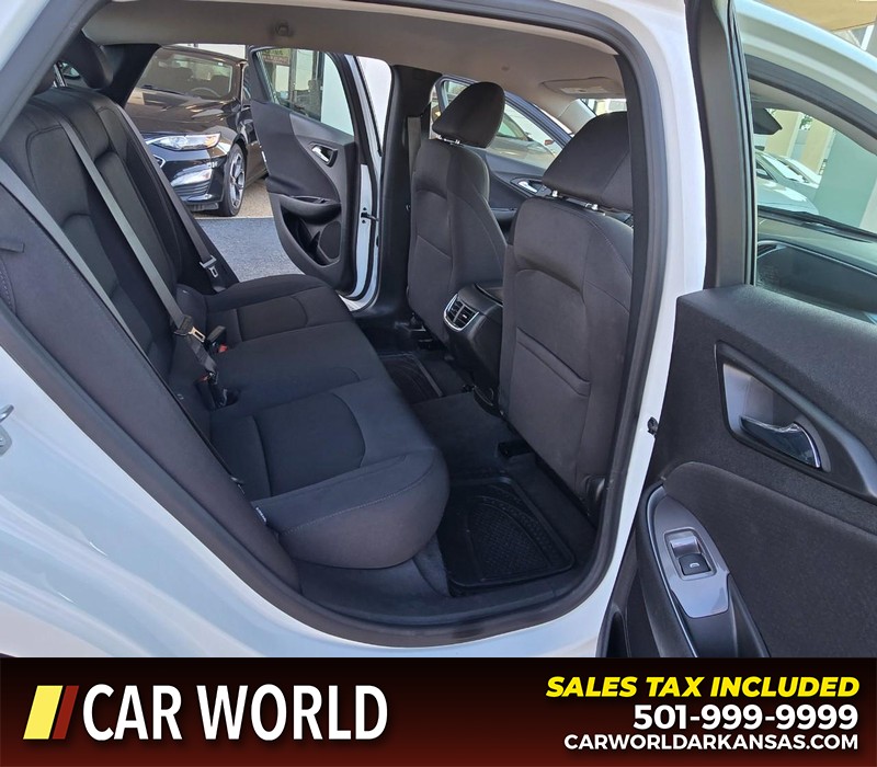 Chevrolet Malibu Vehicle Full-screen Gallery Image 12