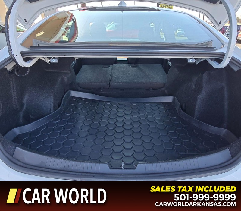 Chevrolet Malibu Vehicle Full-screen Gallery Image 14