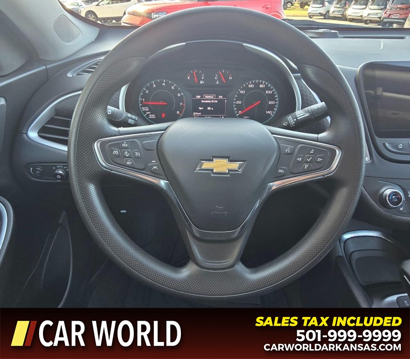 Chevrolet Malibu Vehicle Full-screen Gallery Image 15