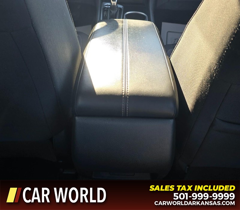 Nissan Altima Vehicle Full-screen Gallery Image 19