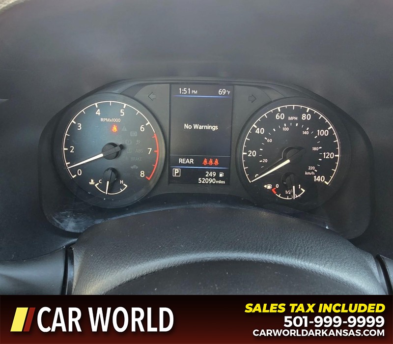 Nissan Altima Vehicle Full-screen Gallery Image 17