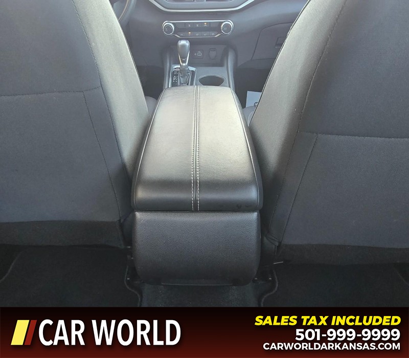 Nissan Altima Vehicle Full-screen Gallery Image 19