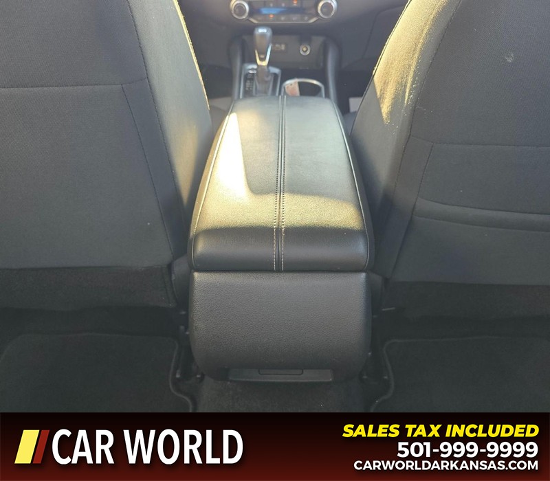 Nissan Altima Vehicle Full-screen Gallery Image 19