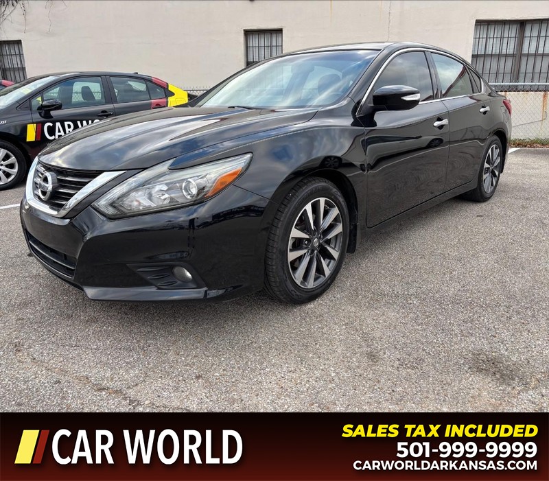 Nissan Altima Vehicle Full-screen Gallery Image 9