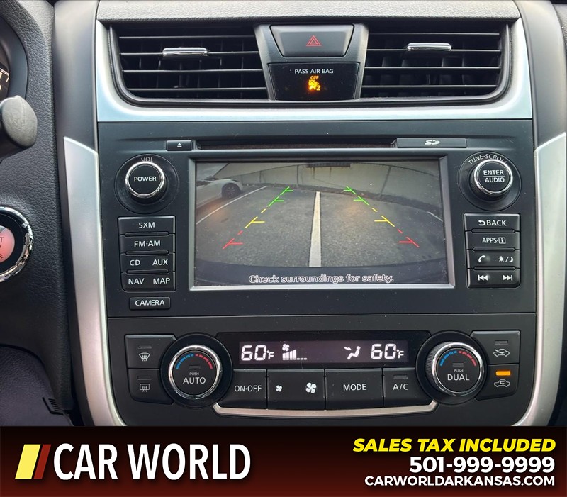 Nissan Altima Vehicle Full-screen Gallery Image 19