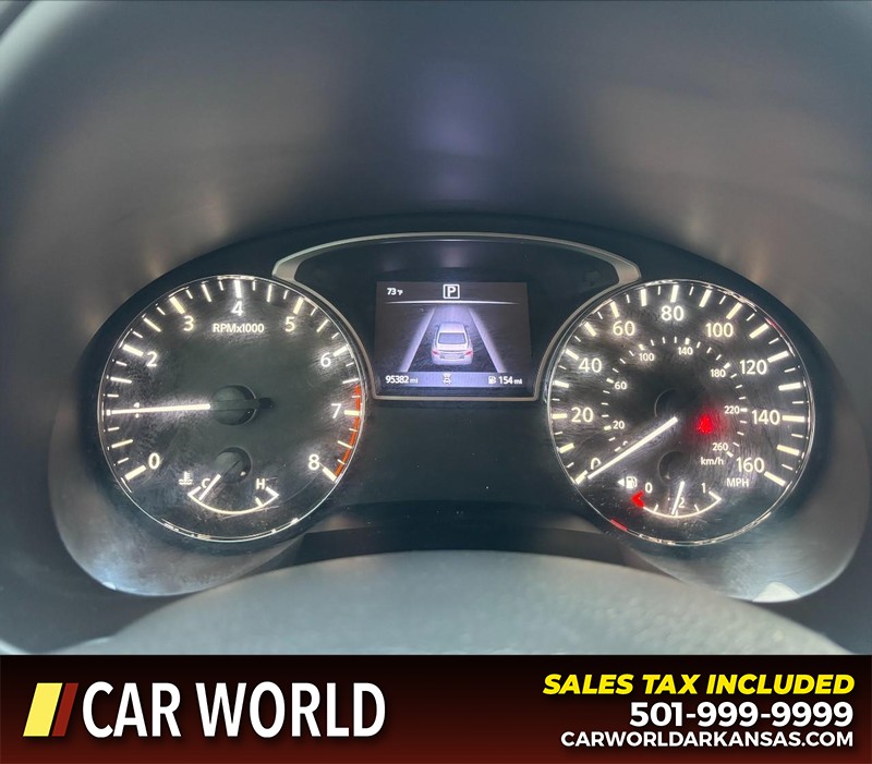 Nissan Altima Vehicle Full-screen Gallery Image 21