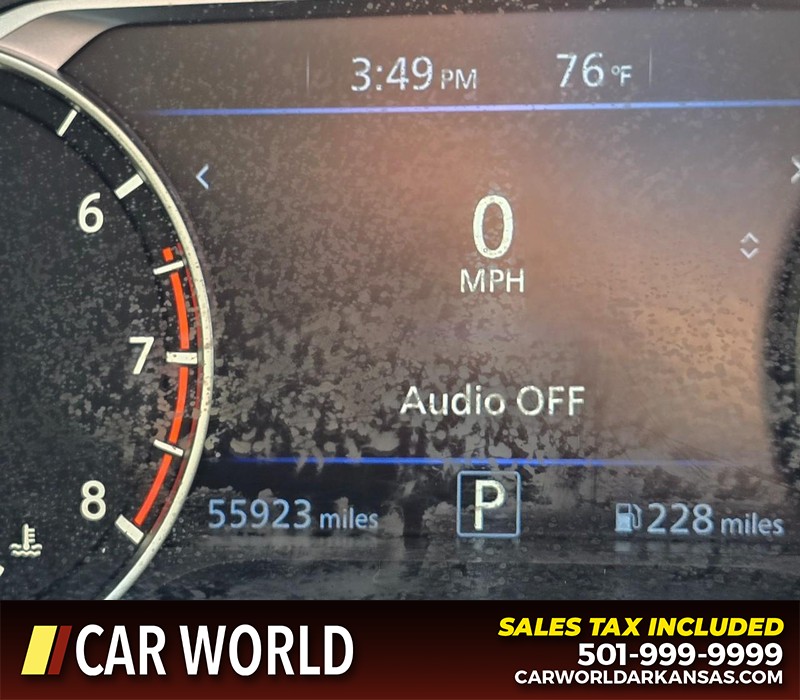 Nissan Altima Vehicle Full-screen Gallery Image 16