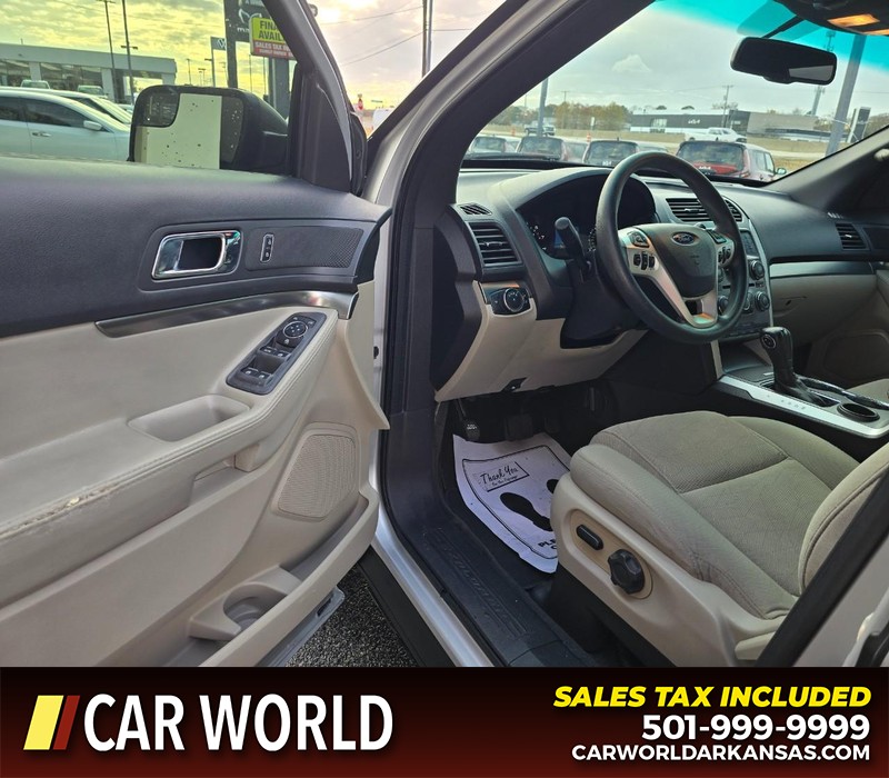 Ford Explorer Vehicle Full-screen Gallery Image 7