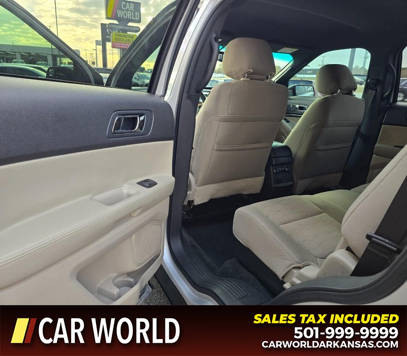 Ford Explorer Vehicle Full-screen Gallery Image 9