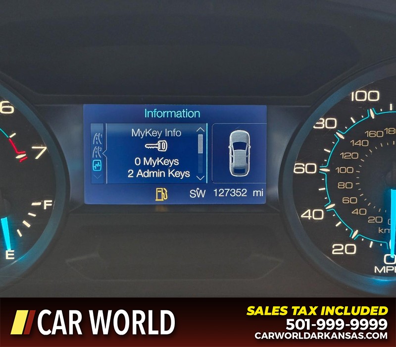 Ford Explorer Vehicle Full-screen Gallery Image 18