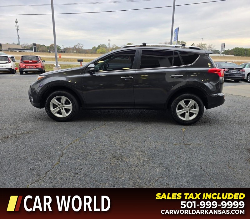 Toyota RAV4 Vehicle Full-screen Gallery Image 4