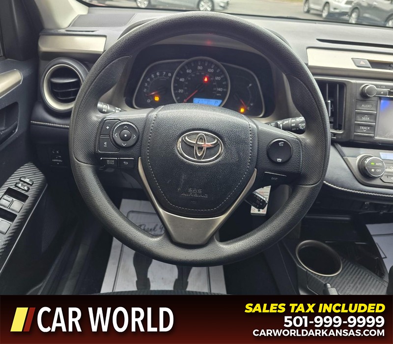 Toyota RAV4 Vehicle Full-screen Gallery Image 15